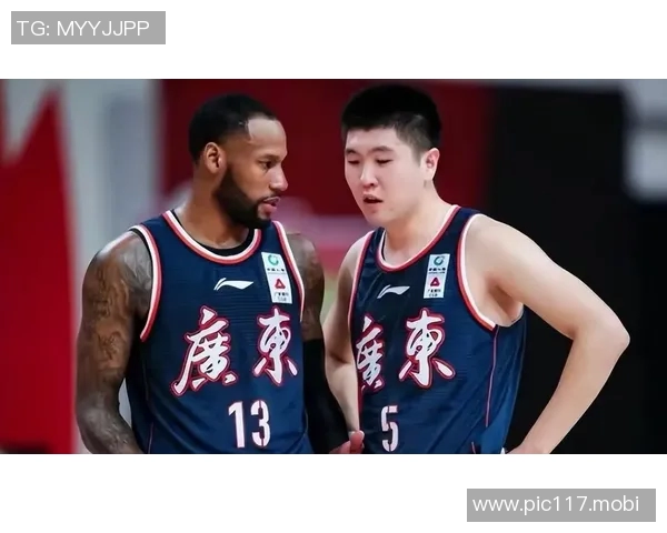 广东男篮在CBA联赛中面对顶级内线时，防守存在哪些具体问题？